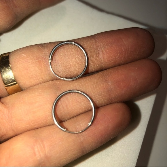 STERLING Silver Mini Hoop Earrings Approx 6mm - Picture 2 of 5